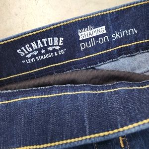 Levi Strauss PullOn Skinny Jeans